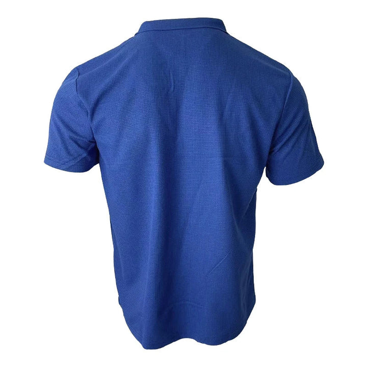 Vaffelstrikket herrepolo med kortermet design, V-hals krage for casual antrekk.