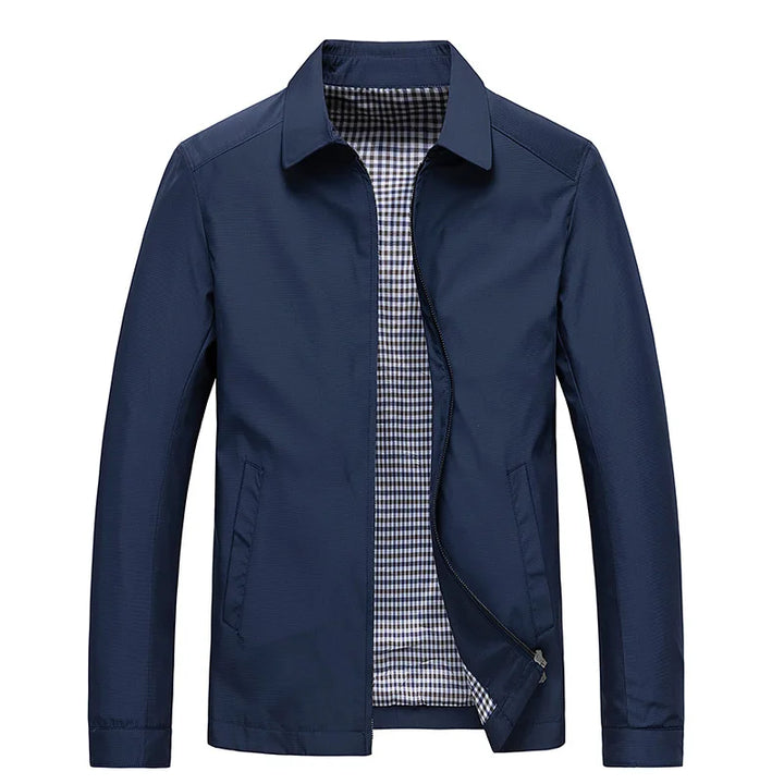 Tynn business casual herrejakke med ståkrage, egnet som elegant hverdagsjakke for menn i vår- og høstsesongen.
