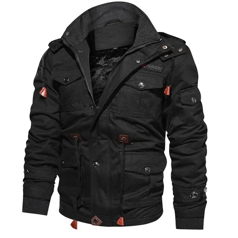 Robust herre parkas, en varm vinterjakke med hette, perfekt for nordisk vintermote.