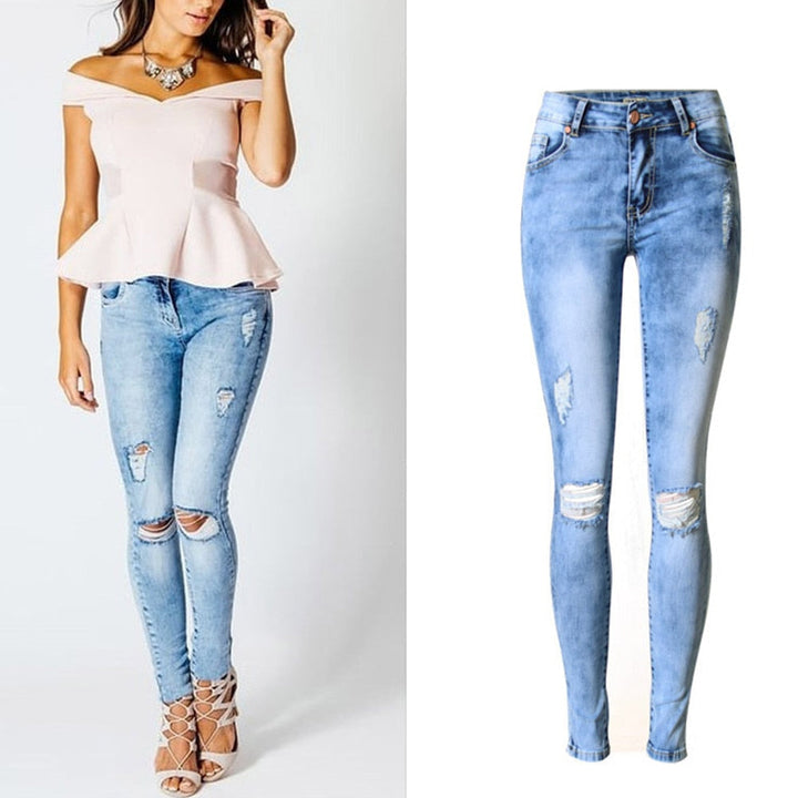 Stilsikre slim fit damejeans i klassisk blå farge, ideelle for en moderne garderobe.