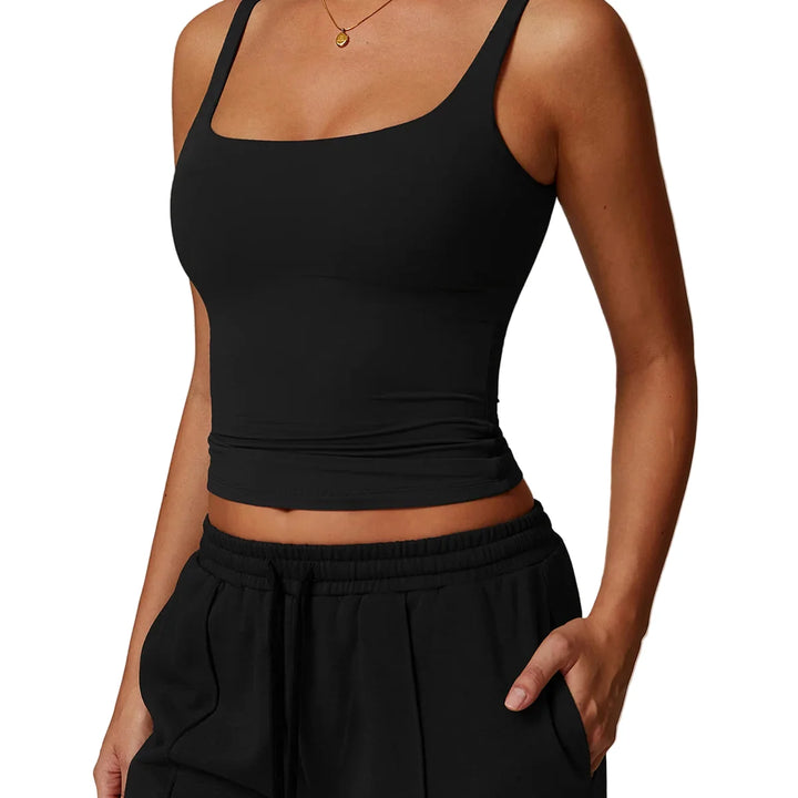 Trendy dame sports-BH og singlet med unikt kvadratisk snitt, for stilbevisste kvinner.