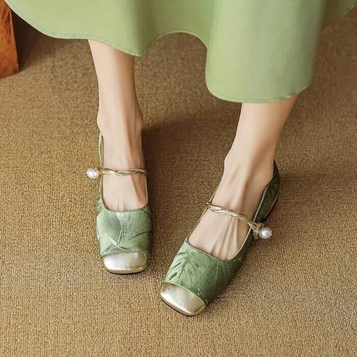 Elegante grønne ballettflats i retro Mary Jane design for fest og hverdags, flate damesko.