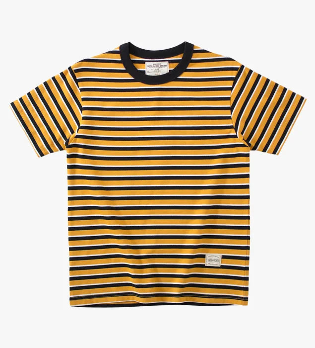 Stilig herre Y2K stripet T-skjorte. Vintage sommertopp med retro design, perfekt for moderne streetwear.
