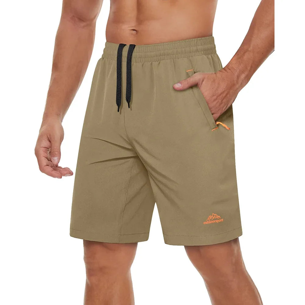 Herre gymshorts, fokus på ytelse og komfort, med funksjonelle glidelåser.