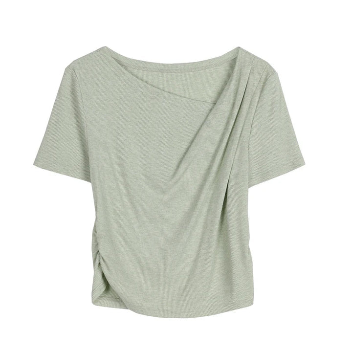 Elegant grønn asymmetrisk sommertopp for dame, ideell for trendy hverdag og kvinneklær.