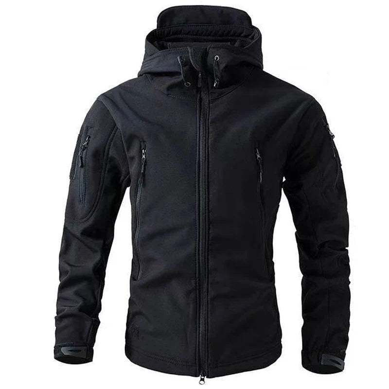 Allsidig menns vanntett softshell jakke. Vindtett turjakke med hette for jakt, fiske og fjelltur.