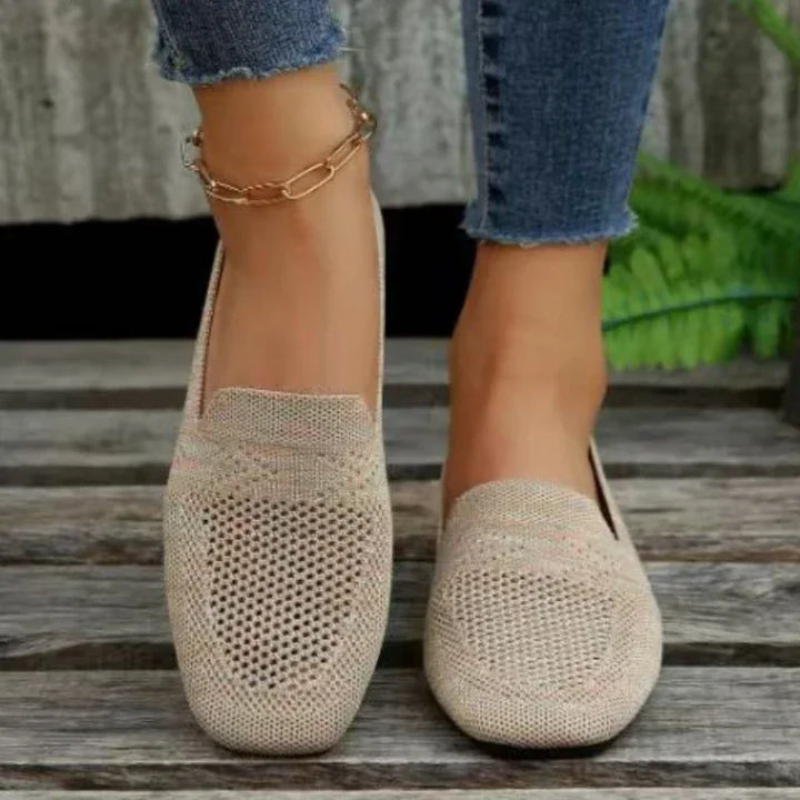 Ultralette, myke dame flats med kvadrattå og mesh; gir optimal komfort hele dagen.