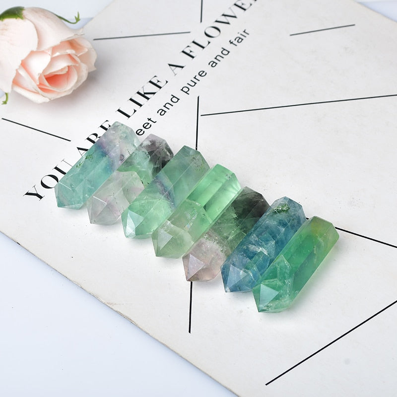 Fredelig fluoritt tårn, ideell for meditasjon, healing og å styrke åndelig forbindelse.