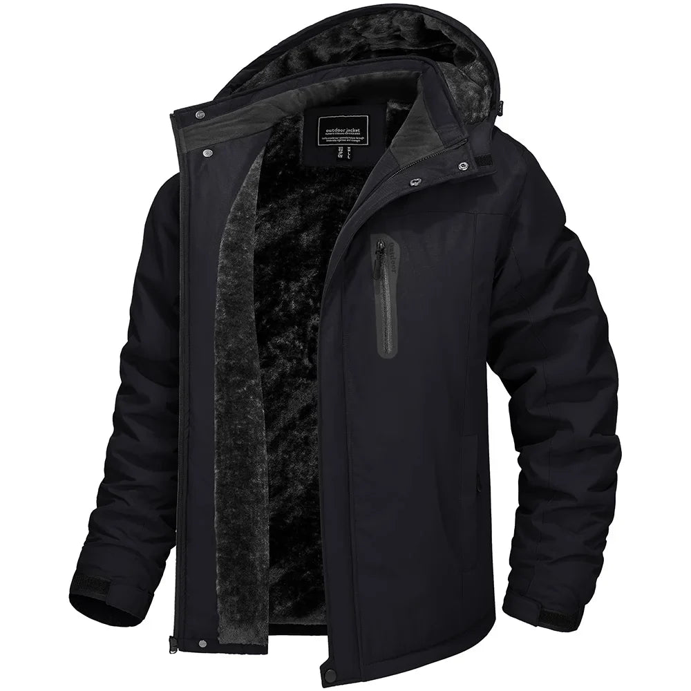 Komfortabel herre friluftsjakke i softshell, vanntett, vindtett, med mykt fleece til aktive dager.