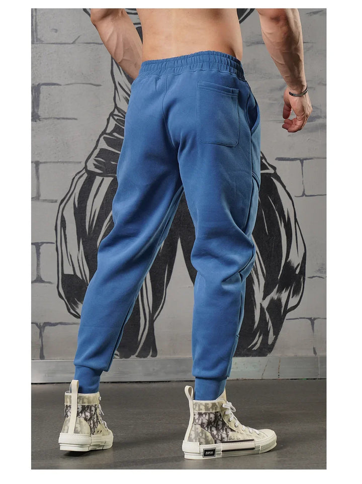 Herre joggebukse, slim fit modell, med mykt og pustende stoff.