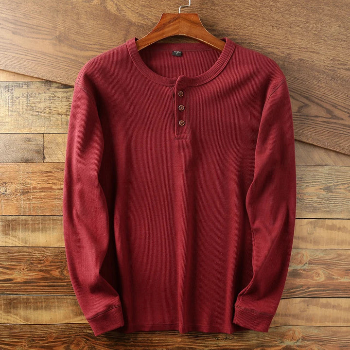 Allsidig herreskjorte med lange ermer. Klassisk design, pustende og behagelig for hverdag og casual stil.