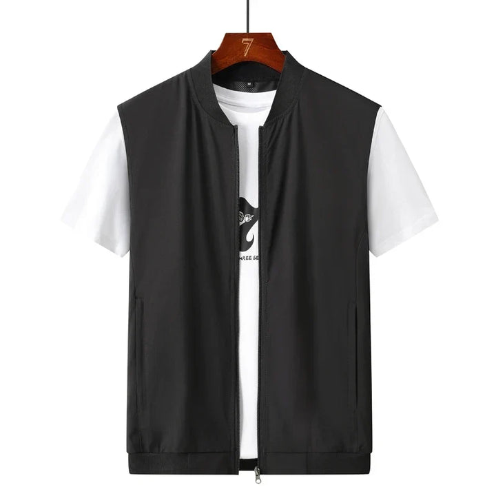 Robust outdoor meshvest til menn, perfekt som turvest eller sportsvest med glidelås.