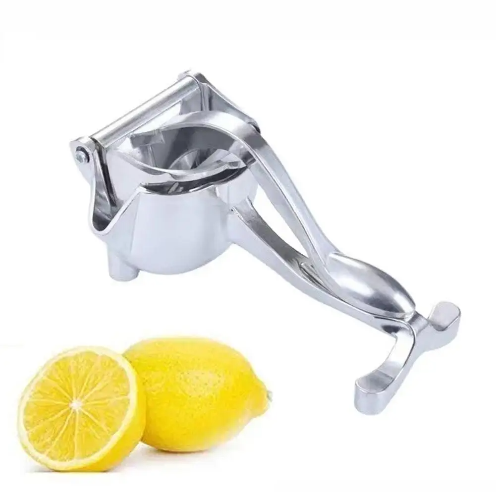 Moderne manuell juicer i robust aluminium. Essensielt kjøkkenutstyr for fersk juice.