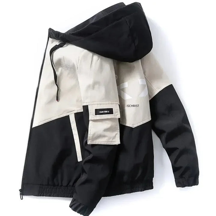 Nærbilde av hette og glidelås på lett herrejakke i koreansk streetwear stil. Perfekt overgangsjakke.