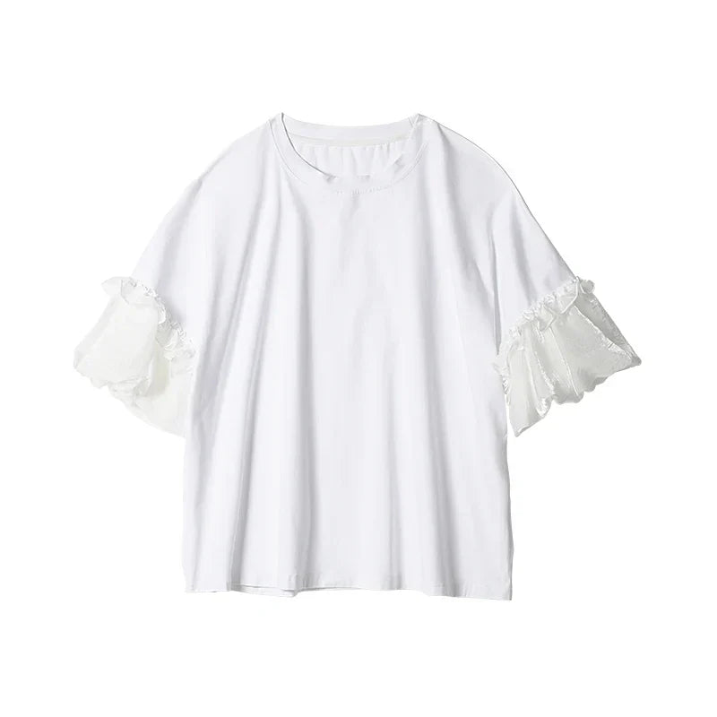 Komfortabel feminin bluse med løs passform og unike lantern-ermer, ideell for sommerdager.