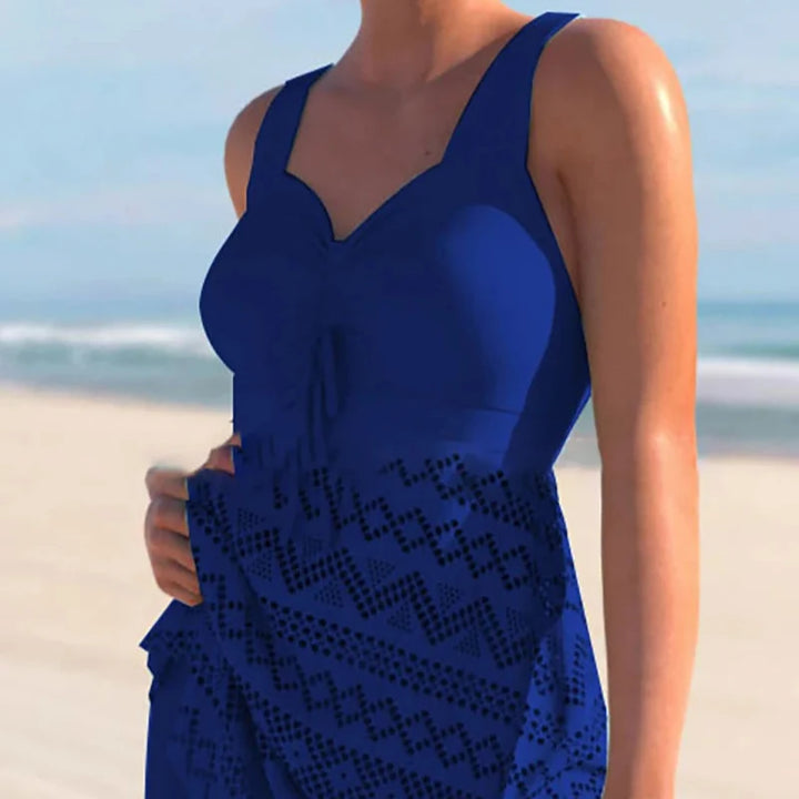 Plus size tankini for svømming, en todelt badedrakt med høy midje shorts som gir god dekning.