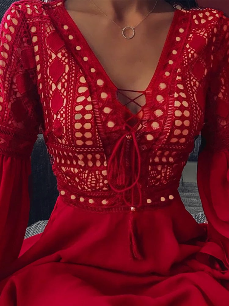 Hvit elegant bryllupskjole for kvinner. Klassisk polyester festkjole, ideell for seremonier og selskap.