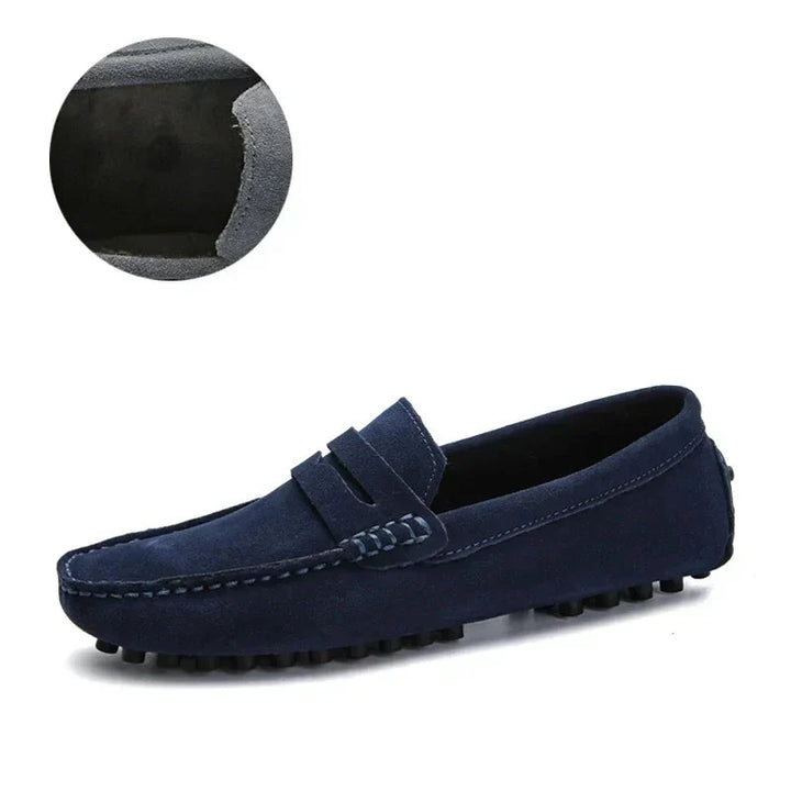 Mokasiner i ekte skinn til herre, slip-on design for enkel bruk og komfort.