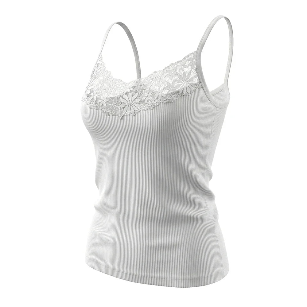 Basic dame blondetopp. Figurnær, ermeløs camisole med ribbet stoff og dyp v-hals, ideell for sommer.