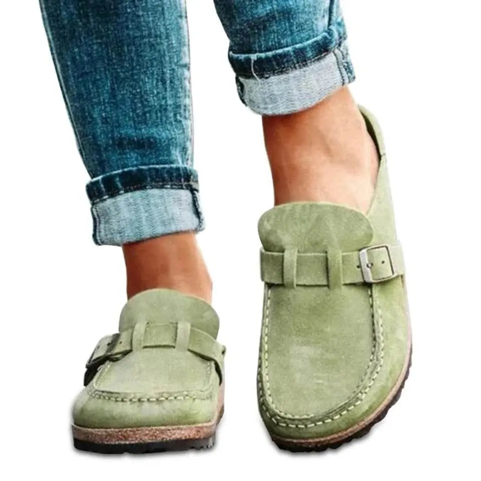 Allsidige retro damesko: Slip-on loafers med plattformsåle, passer til jobb og fritid.
