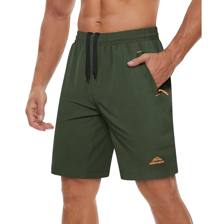 Moderne løpeshorts for menn, med god passform og hurtigtørkende egenskaper.