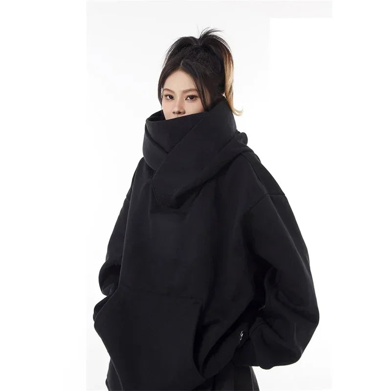 Y2K streetwear hettegenser for menn. Oversized ninja-stil hoodie med høy hals, perfekt for høst og vinter.