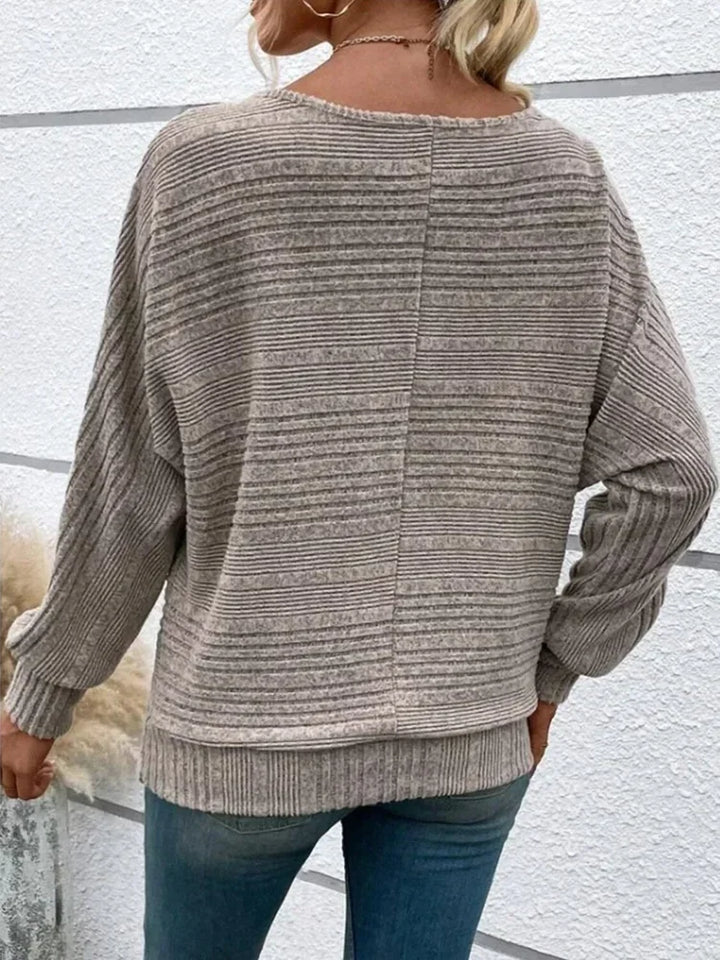 Trendy stripet damegenser i løs passform, ideell for en avslappet, men stilig look. Perfekt hverdagsplagg.