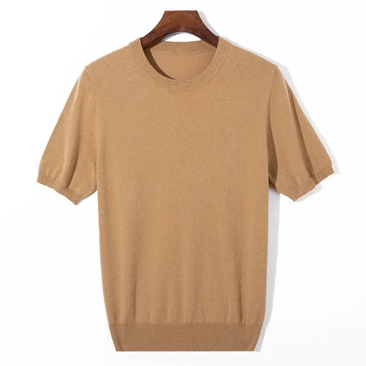 Herreklær: Business casual strikket T-skjorte med rund hals i premium ullblanding, elegant design.