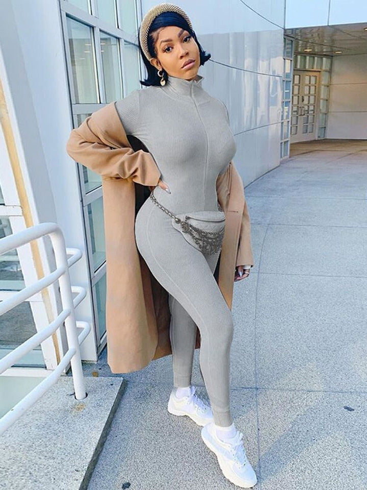 Formell og stilfull damejumpsuit i kroppsnær bodycon-design. Perfekt for elegante anledninger, både kort og lang.