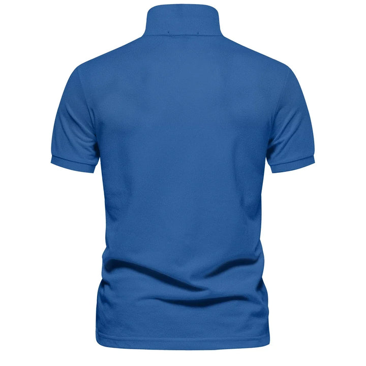 Blå ensfarget herre pique polo i myk bomull, allsidig for fritid og mote.