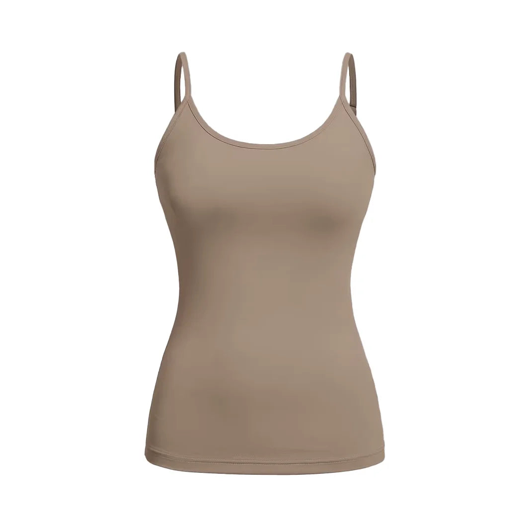 Enkel slim fit tanktopp for dame, perfekt hverdagsplagg.