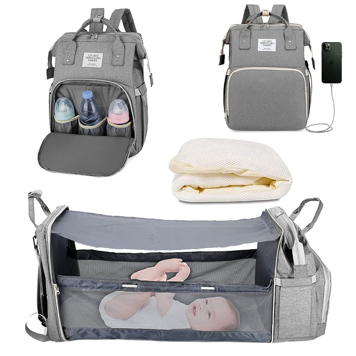 Foreldre på farten: Ergonomisk designet bleieveske ryggsekk som soveseng for baby.