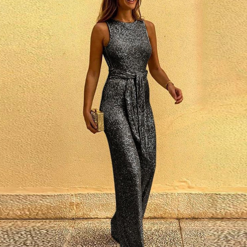 Elegant kvinners jumpsuit for fest, tidløs stil og komfortabelt kveldsantrekk.