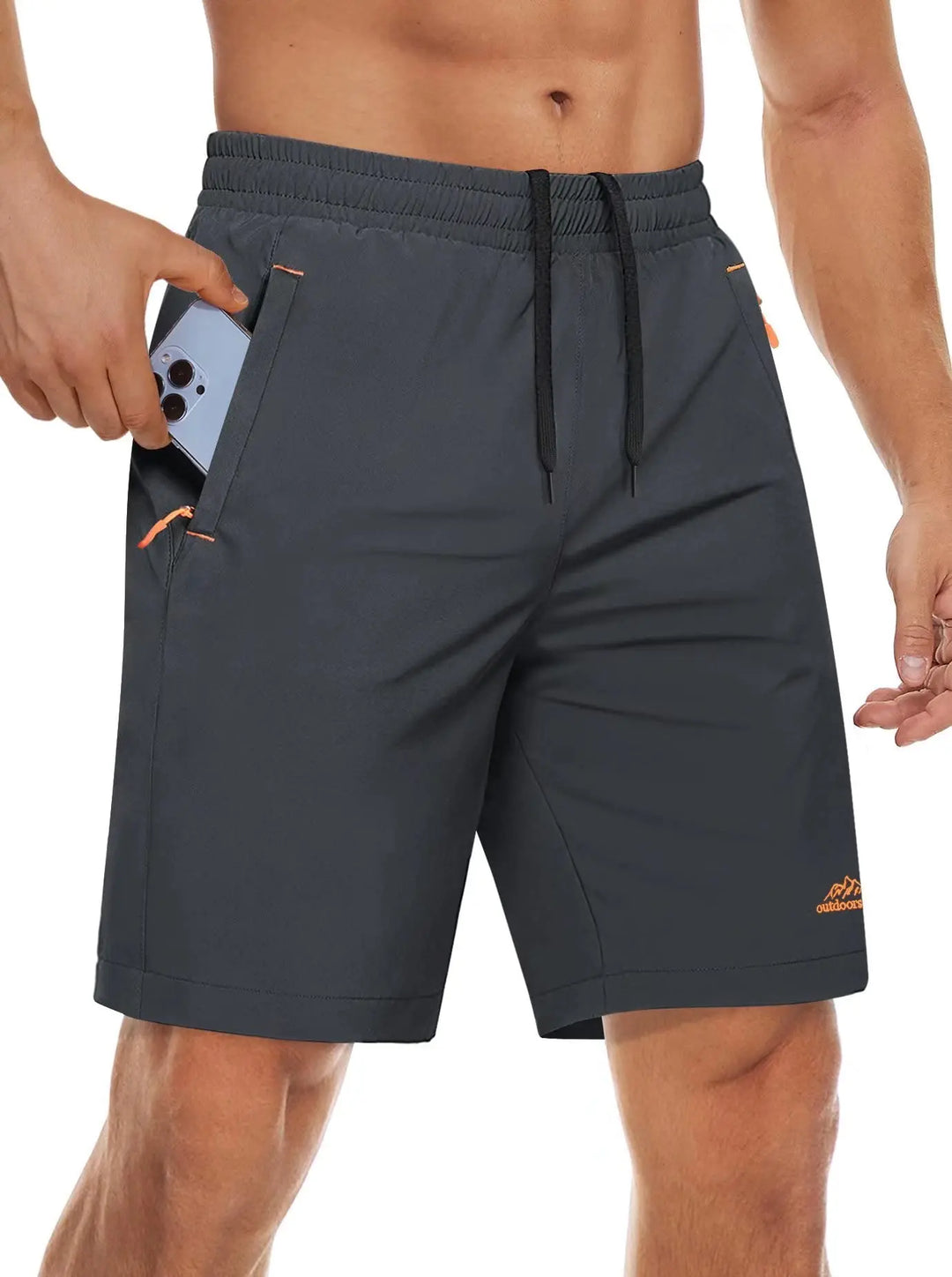 Funksjonell sportsshorts til menn, med hurtigtørkende egenskaper for optimal komfort.