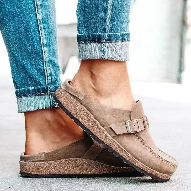 Moderne retro slip-on loafers for damer. Komfortable plattformsåle gir god støtte som hverdagssko.