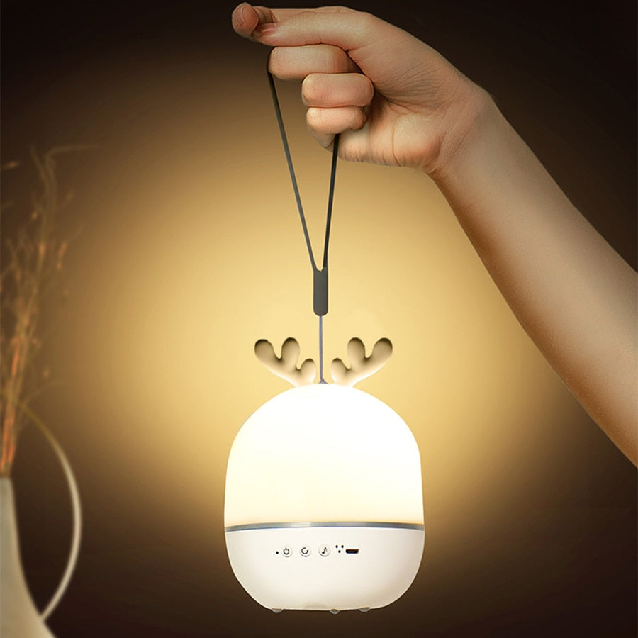 Nærbilde av galakse- og stjernehimmel-effekter fra projektorlampe, perfekt for soverom og avslapning.