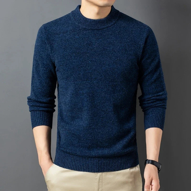 Klassisk vintage-inspirert herre ullgenser. Tykk 450g cashmere-miks vintergenser, perfekt for herremote.