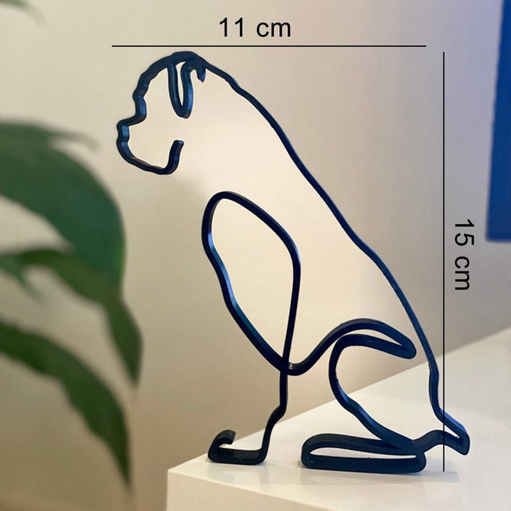 Minimalistisk hundefigur i metall, moderne dyredekor for hjemmet.