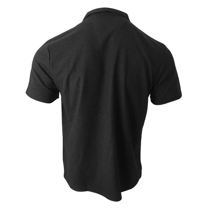 Stilfull herre polo t-skjorte med vaffelstrikk, V-hals og krage, perfekt for casual bruk.