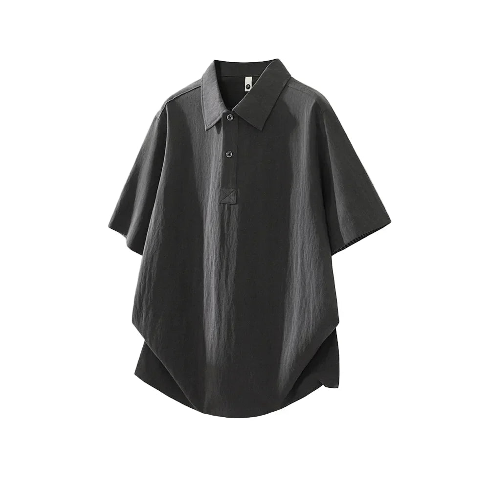 Trendy gråstripet polo t-skjorte til menn. Kortermet slim fit design for en stilig sommerlook.