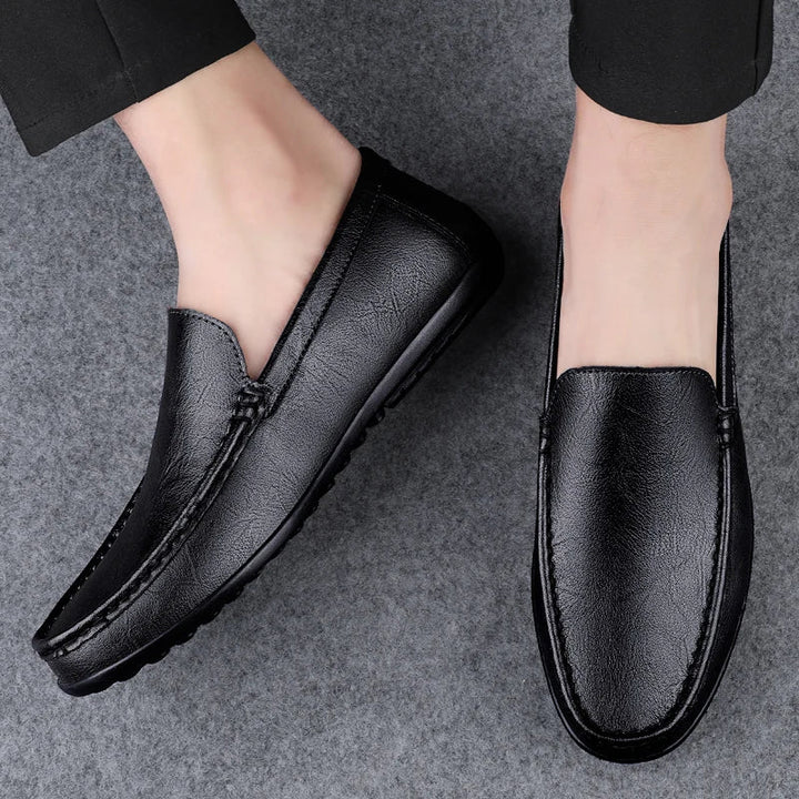 Blå slip-on sko for menn, casual og komfortabel med god passform.
