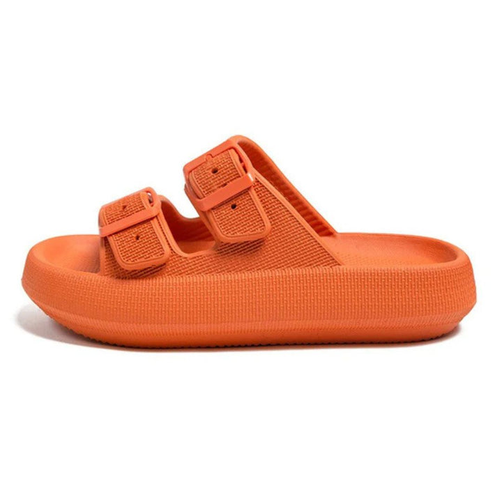 Allsidige unisex sandaler med justerbare remmer, egnet som komfortable tøfler innendørs eller utendørs.