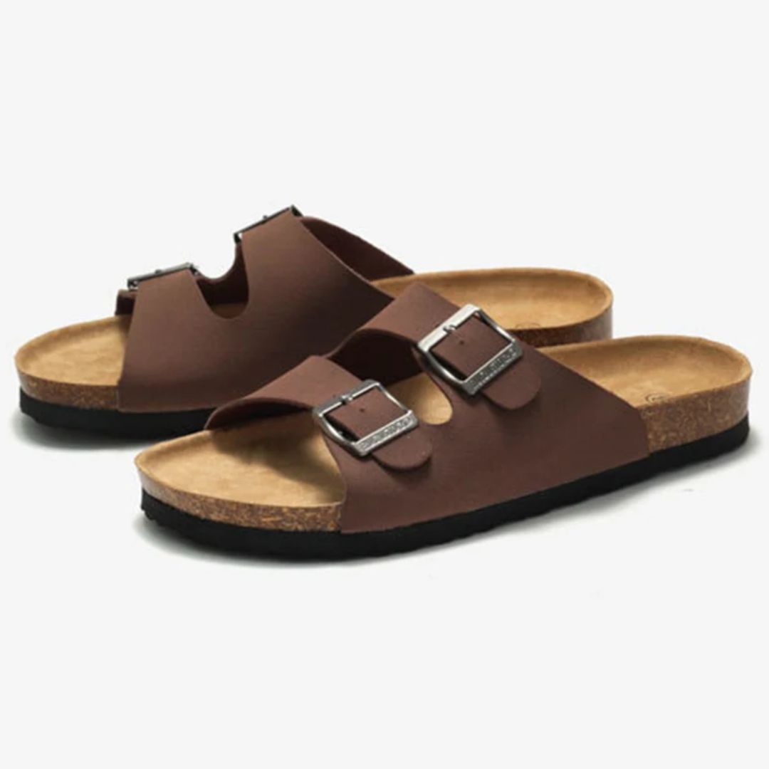 Stilige unisex sandaler med doble justerbare spenner. Komfortable sommersko for både fritid og hverdagsbruk.