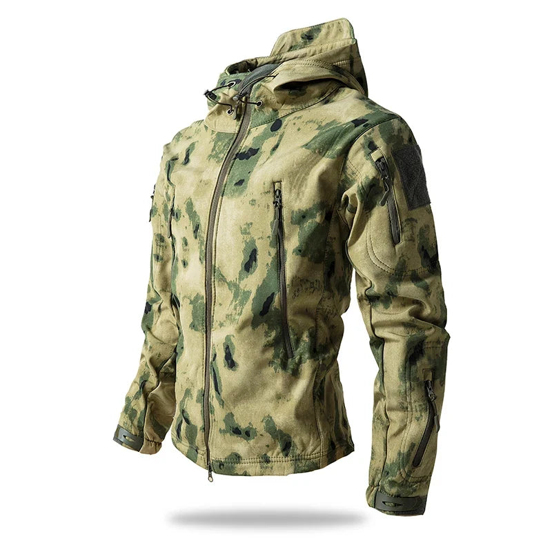 Herre softshell jakke for alle årstider. Vanntett, vindtett og varm med hette for friluftsliv.