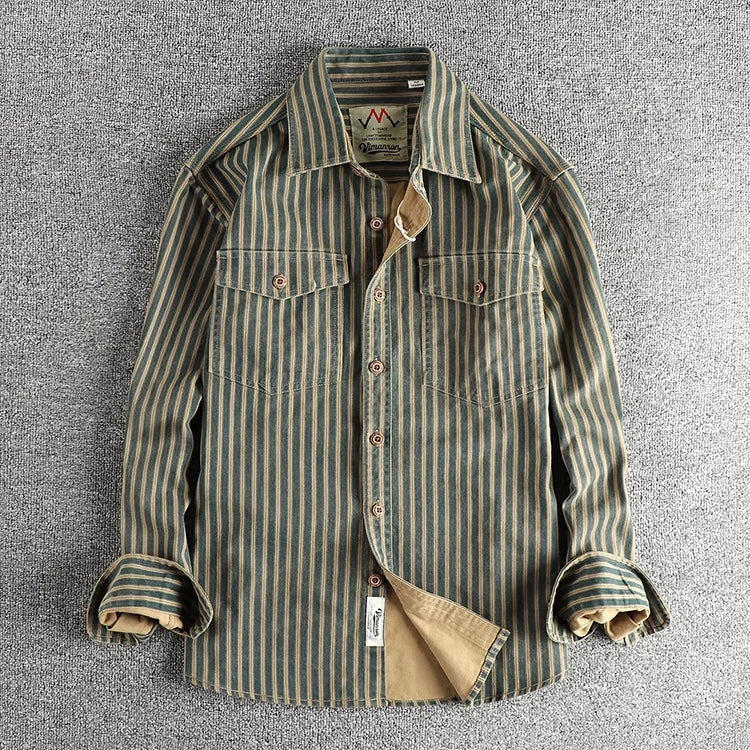 Stilren stripet herreskjorte for høst og vinter, med vintage vasket look og langermet design. Casual bomullsskjorte.