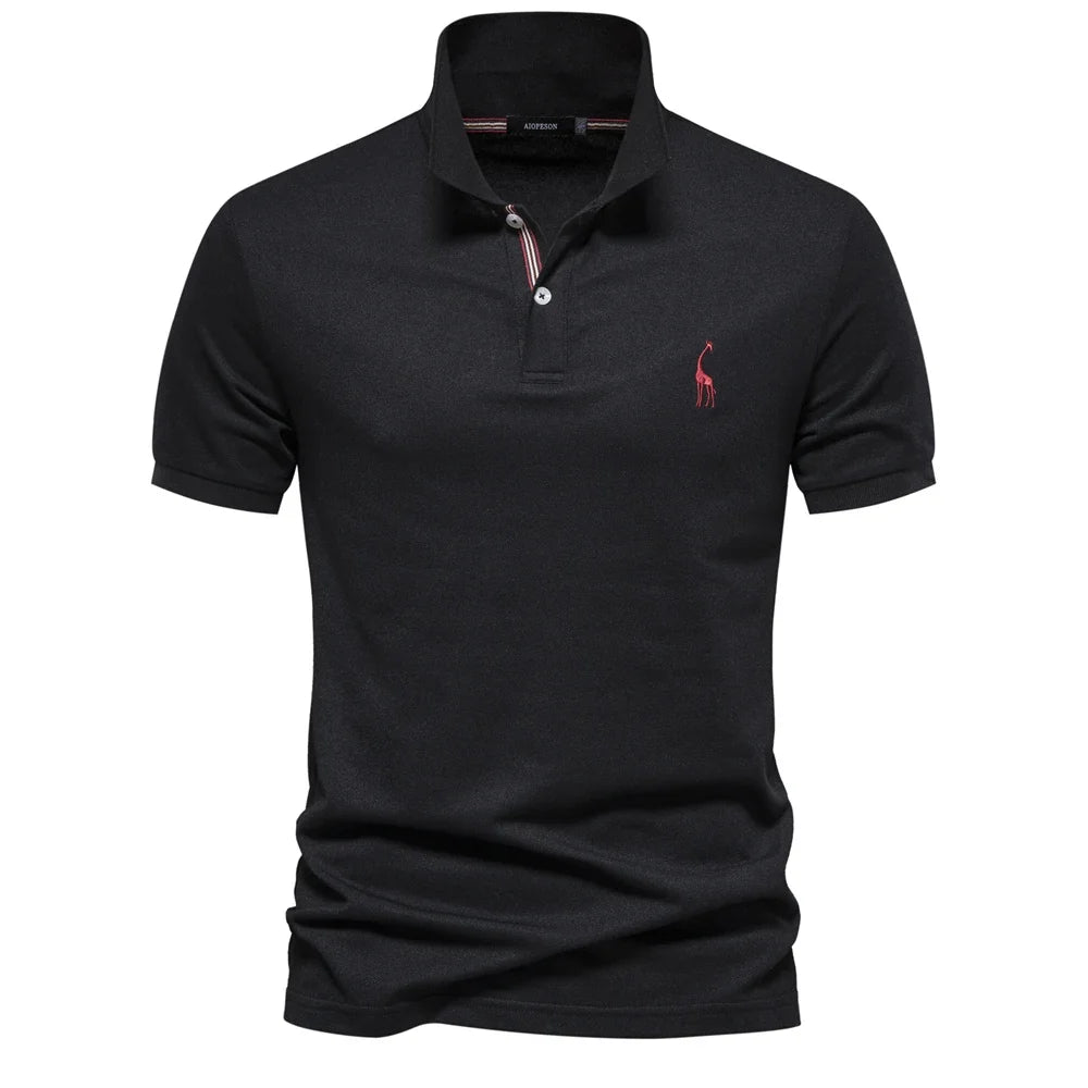 Stilren herre pique polo i bomull, kortermet for sommer og fritid.