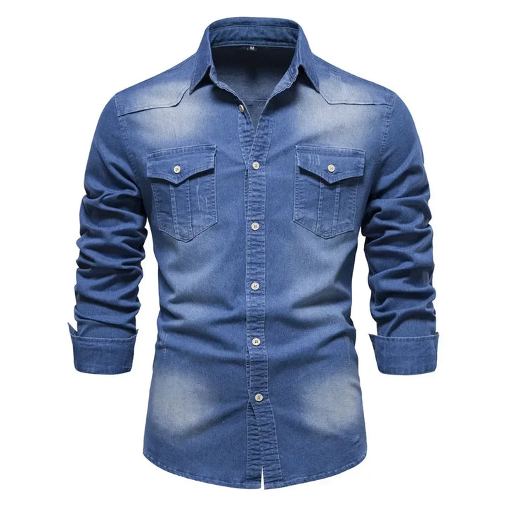 Brettet herre slim fit denimskjorte klar til bruk; ideell for casual hverdagsstil.