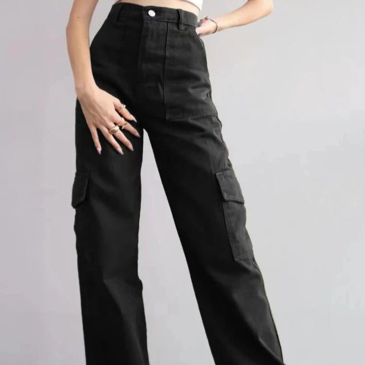 Trendy cargo bukser for dame, med avslappet passform og Y2K parachute stil.