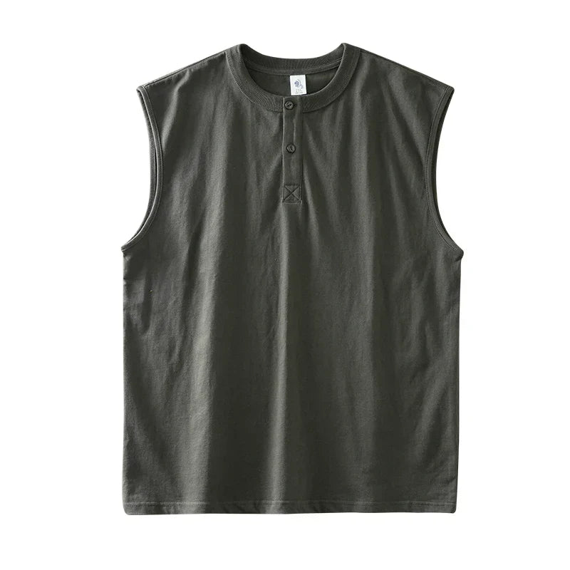 Ergonomisk herre ermeløs Henley t-skjorte, 100% bomull, oversized. Ideell for trening, sommer og fritid.