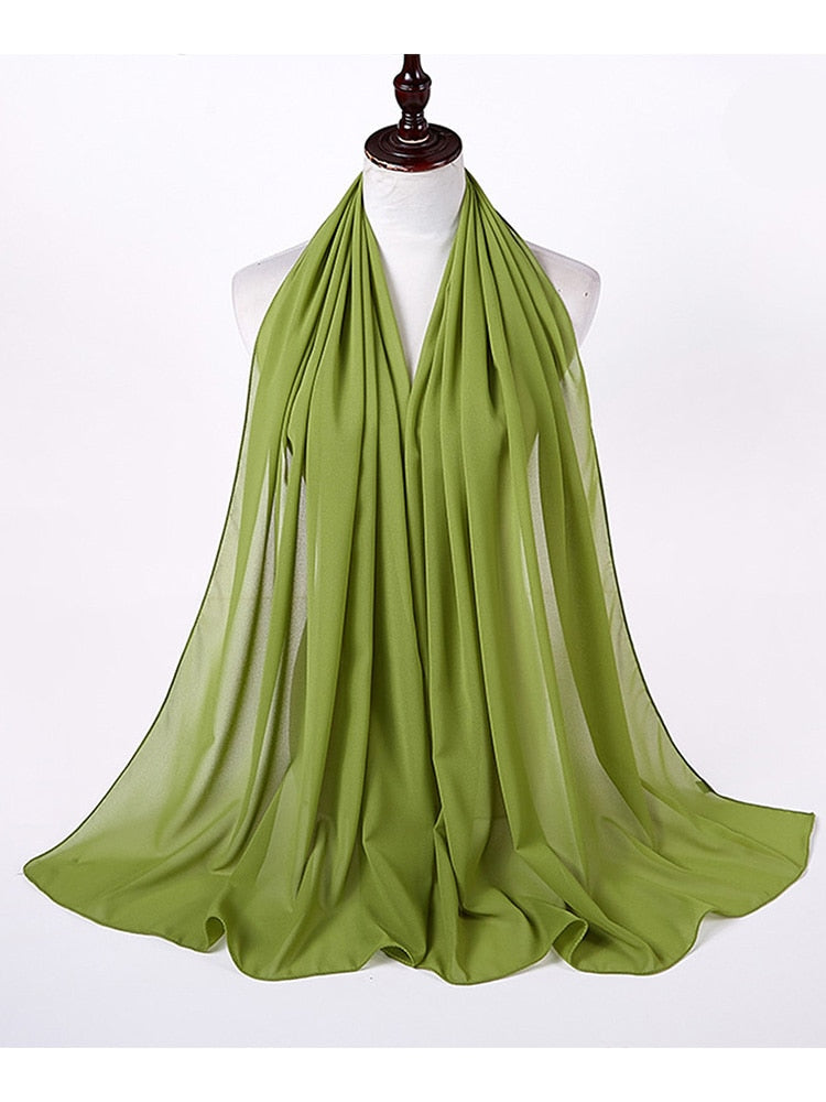 Delikat chiffon sjal, elegant og flytende, perfekt for fest.